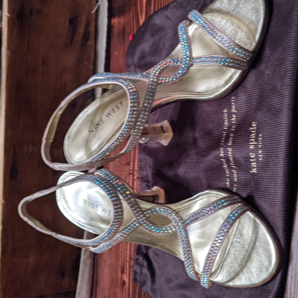 Nine West Ribbon